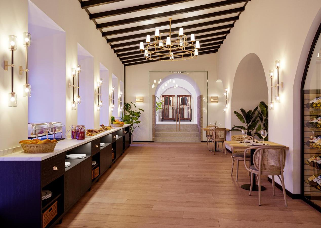 فندق هوسبيس بالاسيو دي أريناليس آند سبا Caces المظهر الخارجي الصورة The interior of the lounge