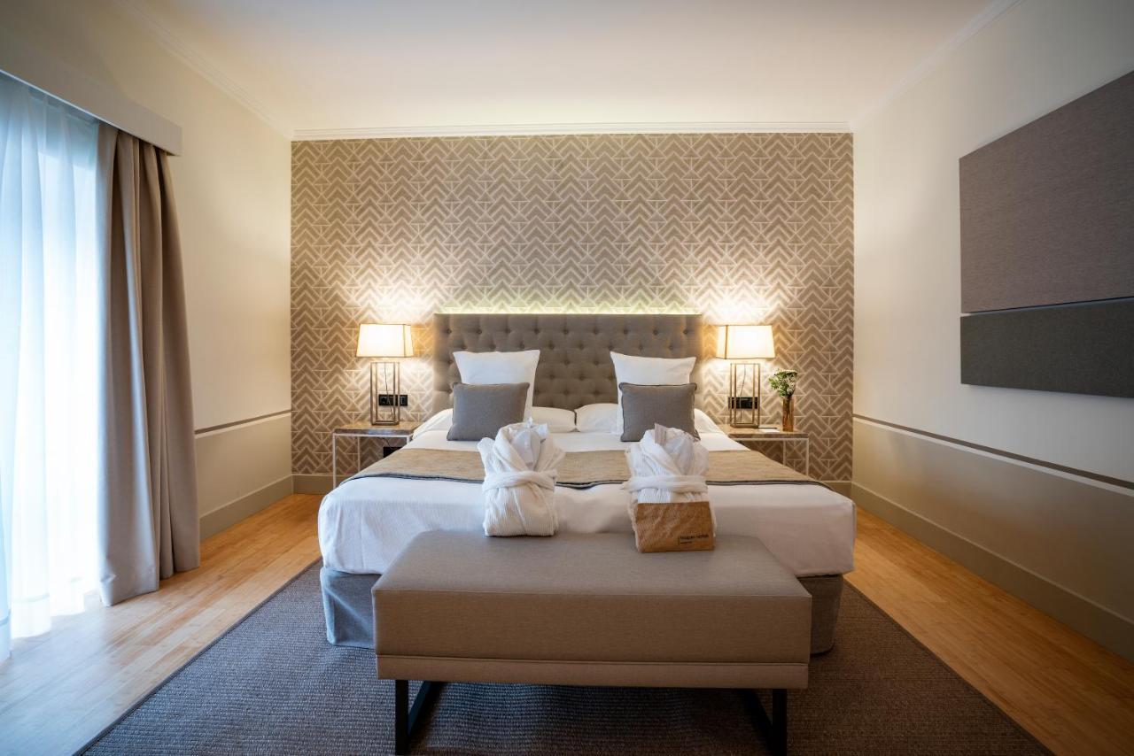 فندق هوسبيس بالاسيو دي أريناليس آند سبا Caces المظهر الخارجي الصورة A room at the hotel