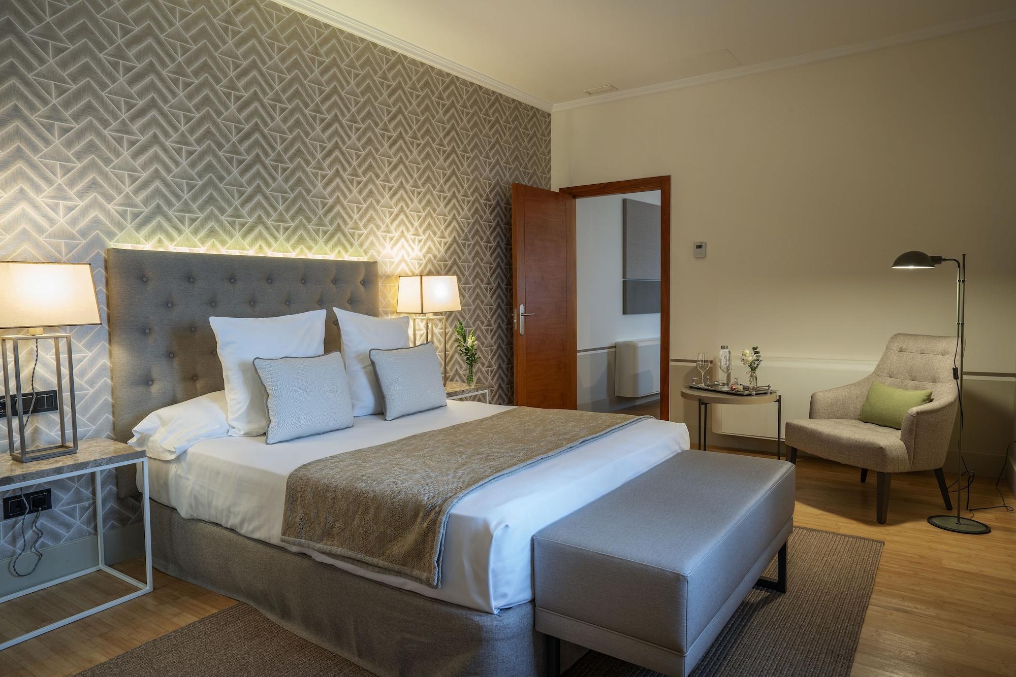 فندق هوسبيس بالاسيو دي أريناليس آند سبا Caces المظهر الخارجي الصورة A bedroom at the hotel