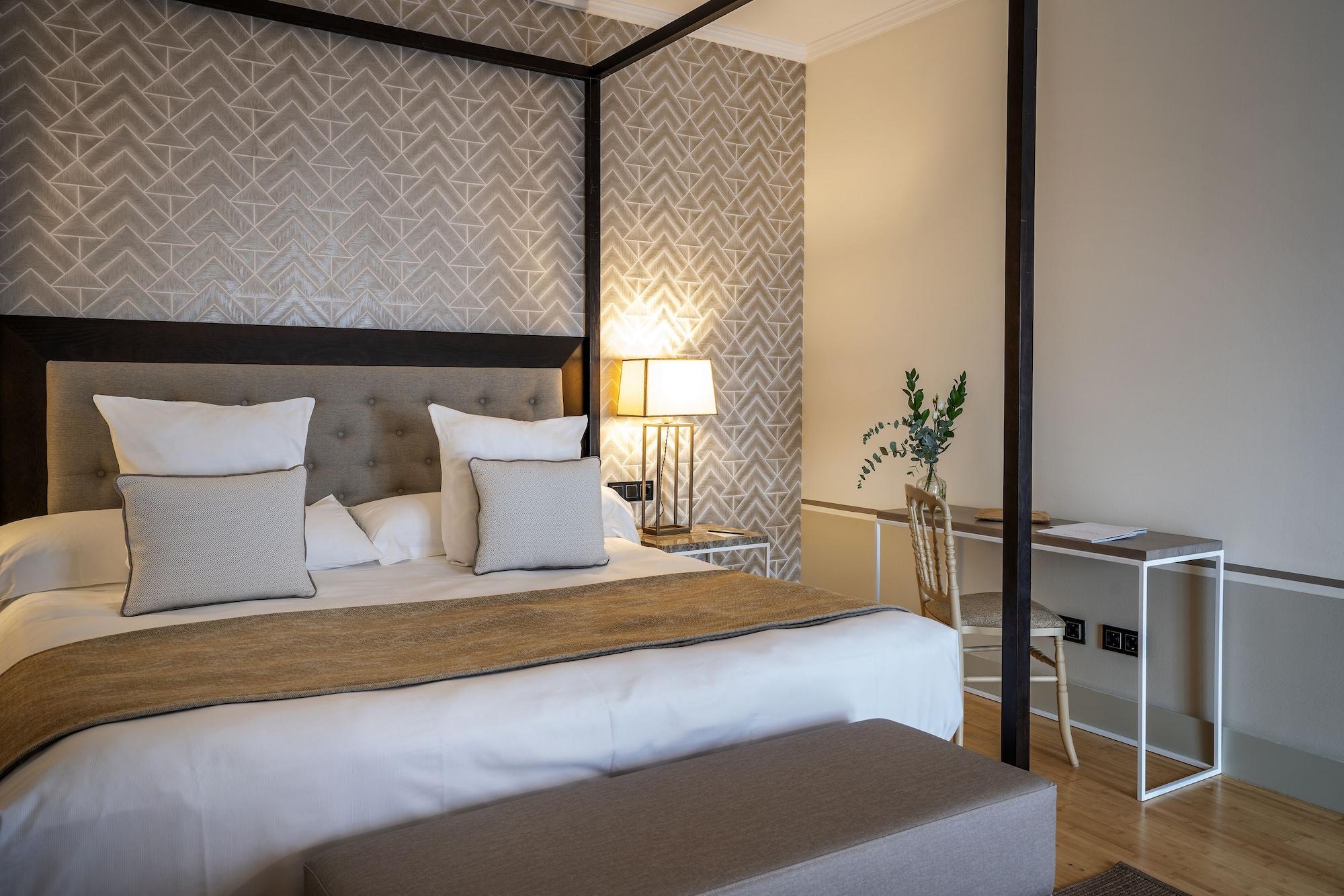 فندق هوسبيس بالاسيو دي أريناليس آند سبا Caces المظهر الخارجي الصورة A room at the hotel