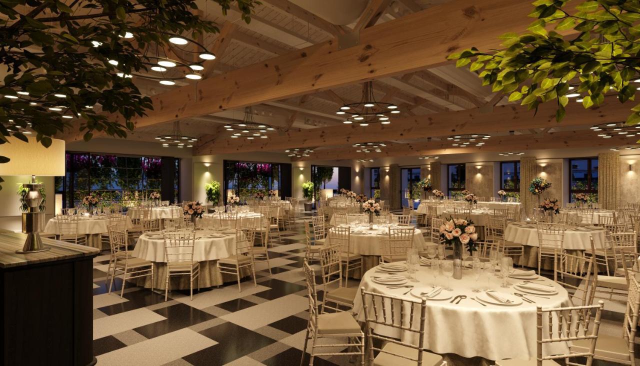 فندق هوسبيس بالاسيو دي أريناليس آند سبا Caces المظهر الخارجي الصورة The interior of the ballroom